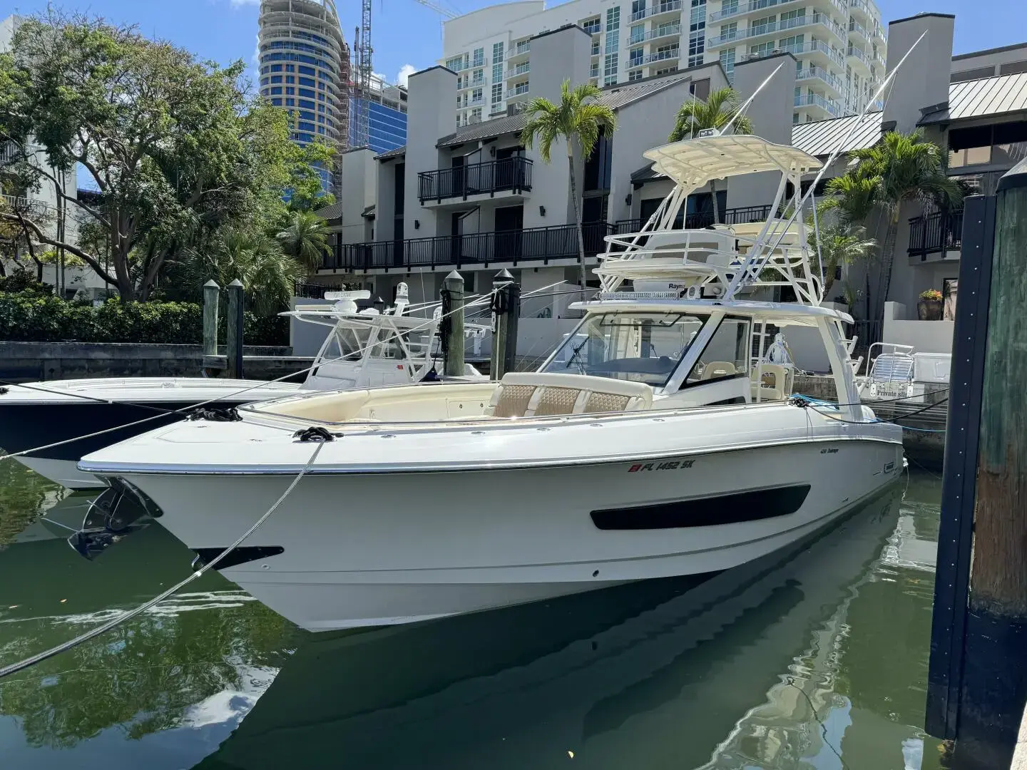 2017 Boston Whaler 420 outrage