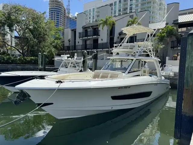 Boston Whaler 420 Outrage