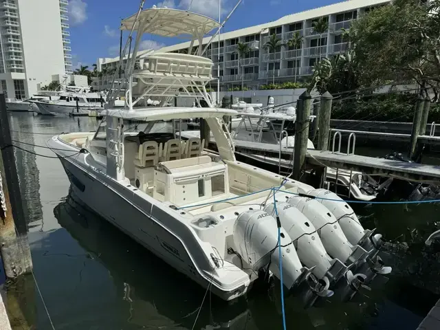 Boston Whaler 420 Outrage