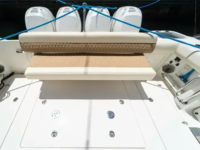 Boston Whaler 420 Outrage