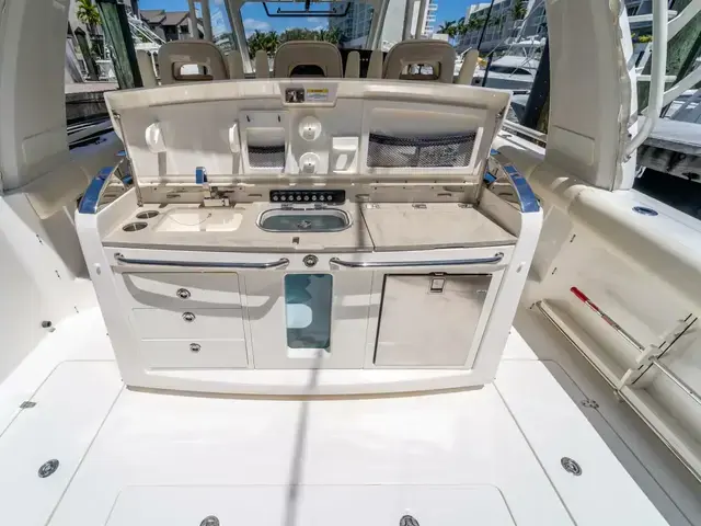 Boston Whaler 420 Outrage