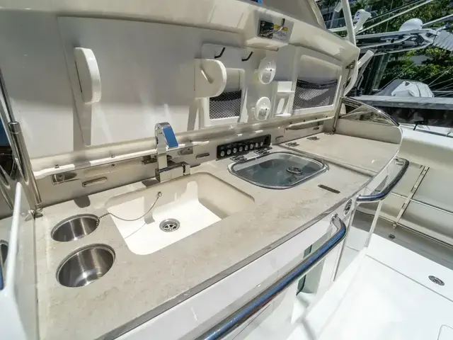 Boston Whaler 420 Outrage