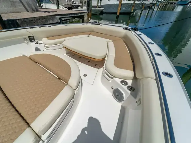 Boston Whaler 420 Outrage