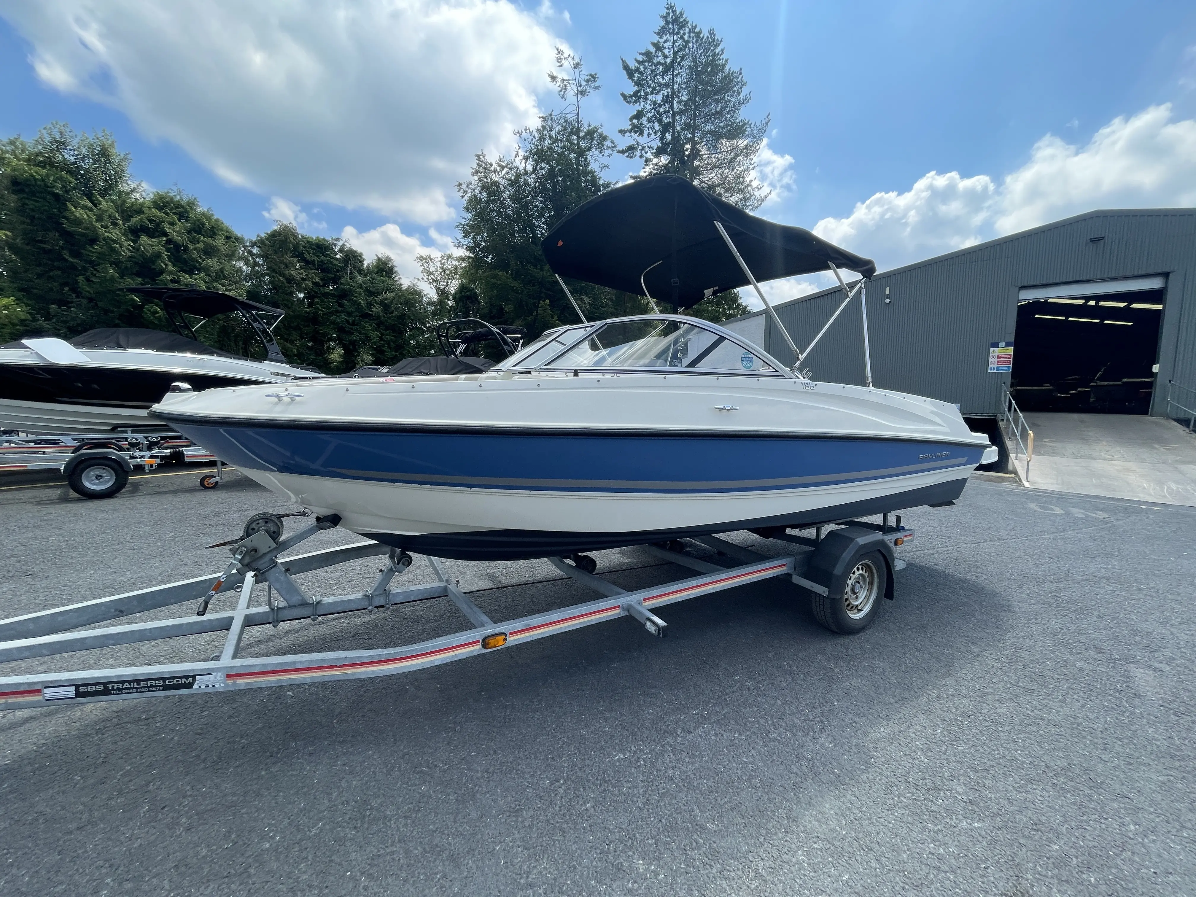 2015 Bayliner 185