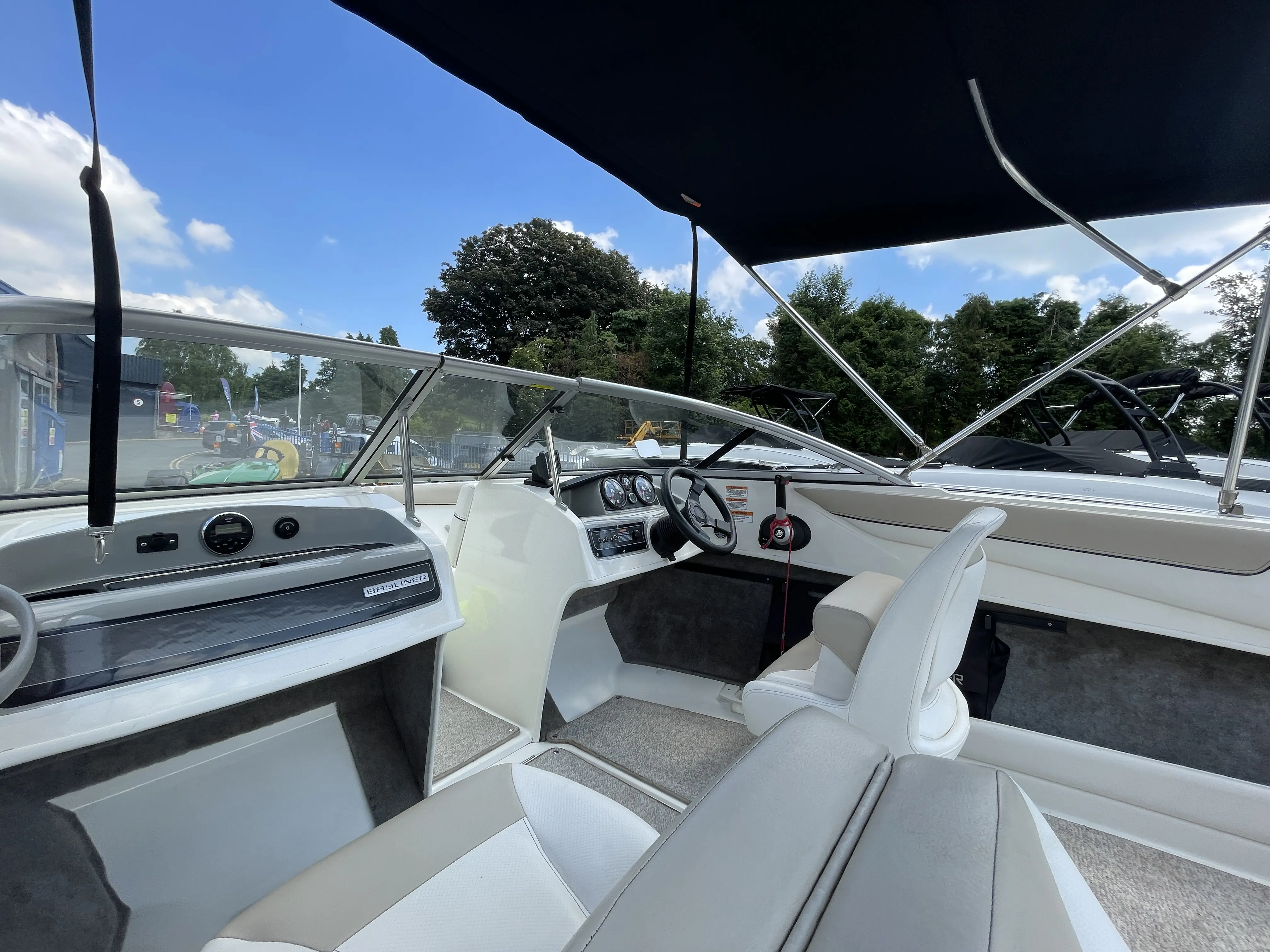 2015 Bayliner 185