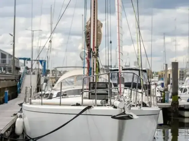 DEVONPORT YACHTS Thomas Custom 67