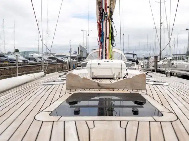 DEVONPORT YACHTS Thomas Custom 67