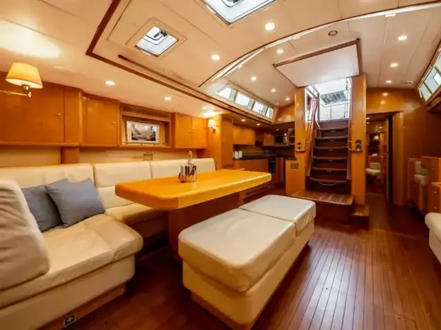 DEVONPORT YACHTS Thomas Custom 67