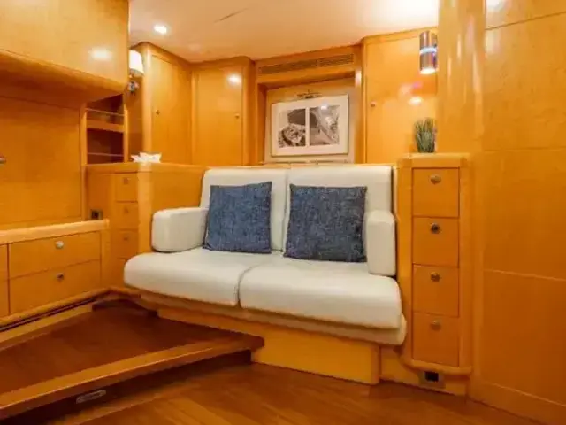 DEVONPORT YACHTS Thomas Custom 67