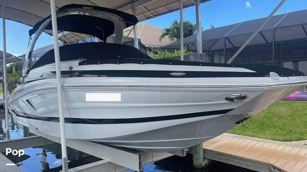 2020 Crownline e255xs