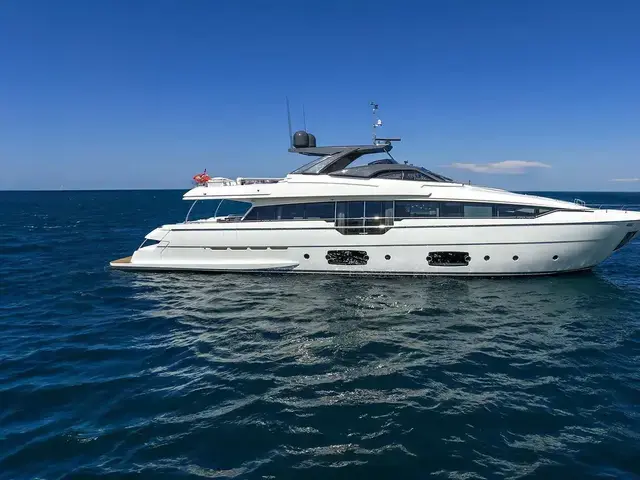 Ferretti Yachts 960