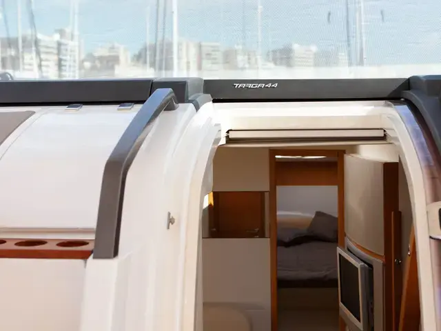 Fairline Targa 44