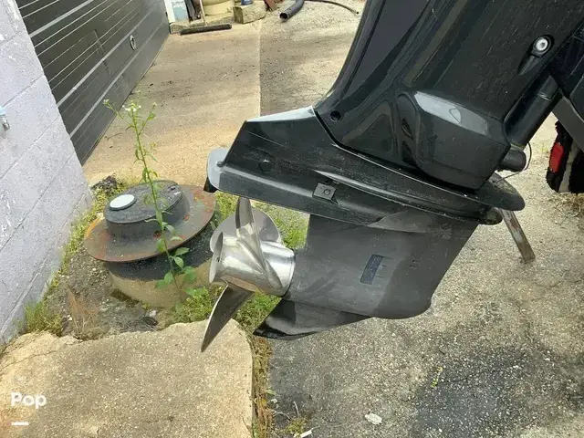 Mako 212 Center Console