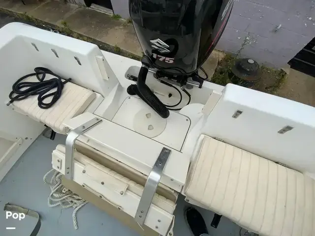 Mako 212 Center Console