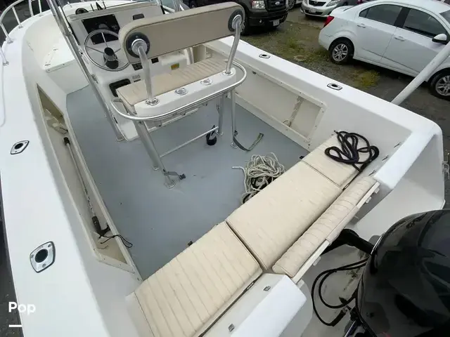 Mako 212 Center Console