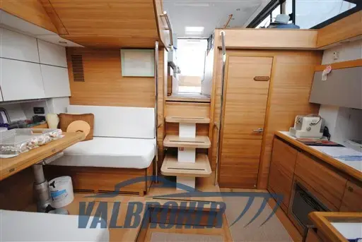 2009 Sealine f46