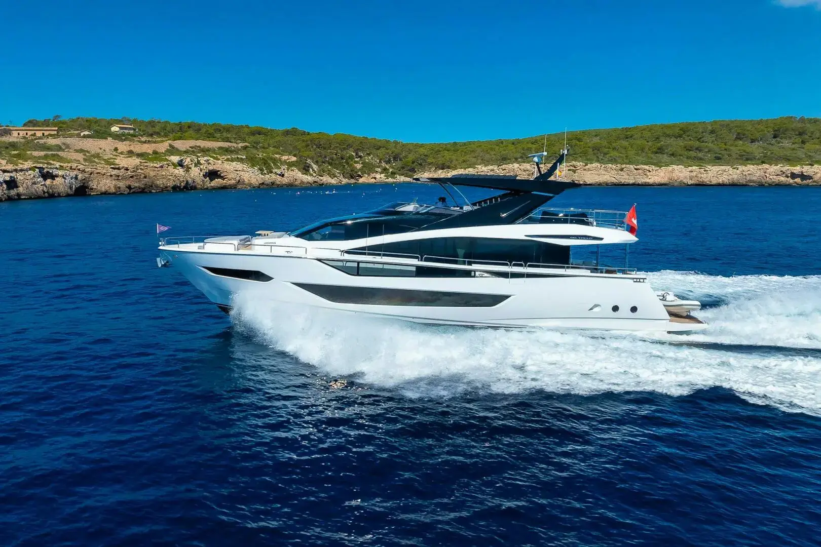 2022 Sunseeker 87