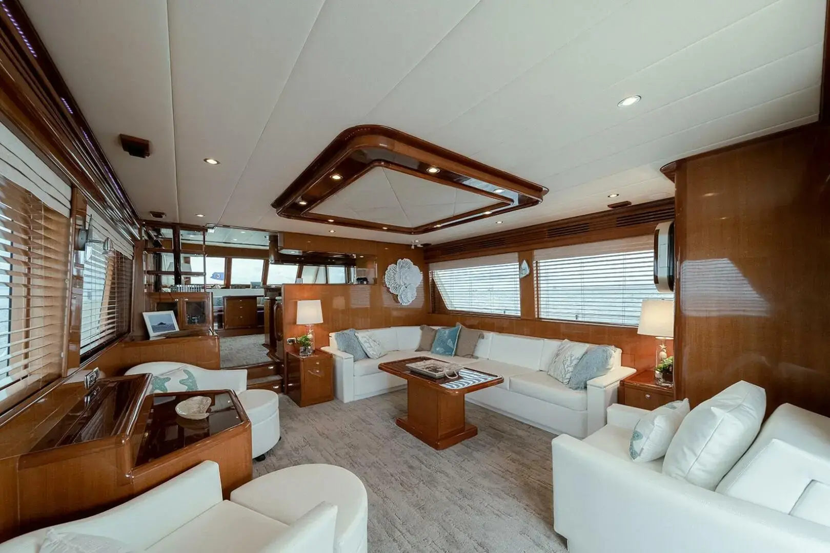 2013 Hampton motor yacht