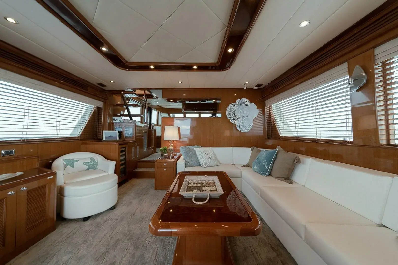 2013 Hampton motor yacht