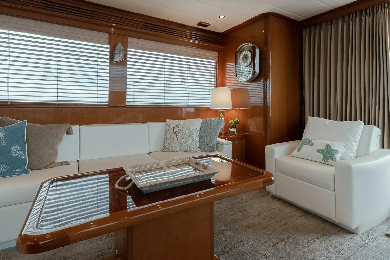 2013 Hampton motor yacht