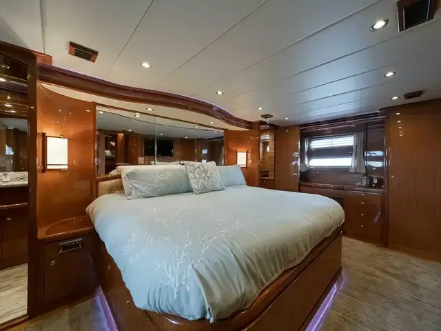 Hampton Motor Yacht