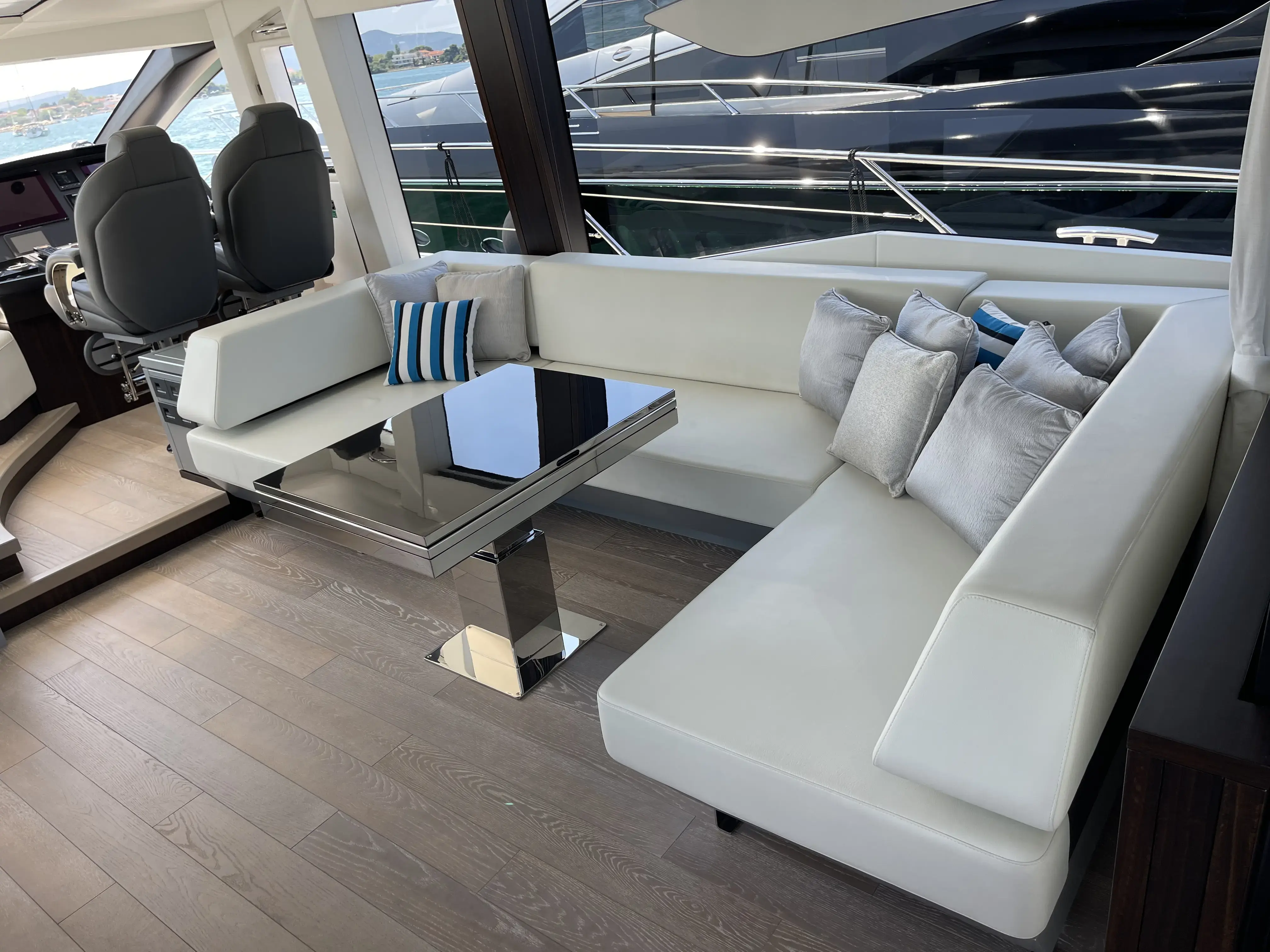 2021 Sunseeker 74 sportyacht