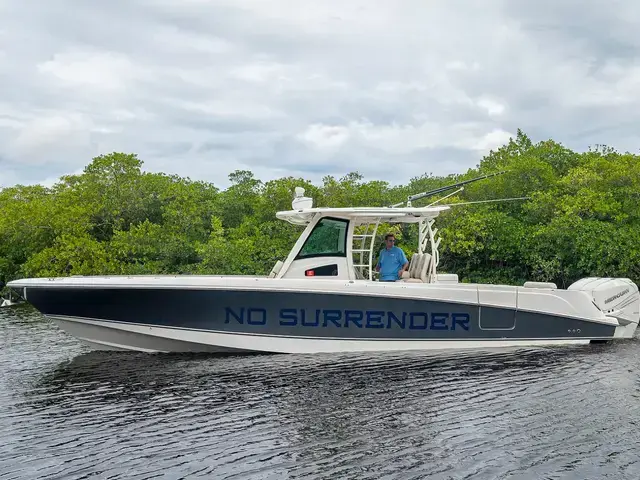 Boston Whaler 370 Outrage