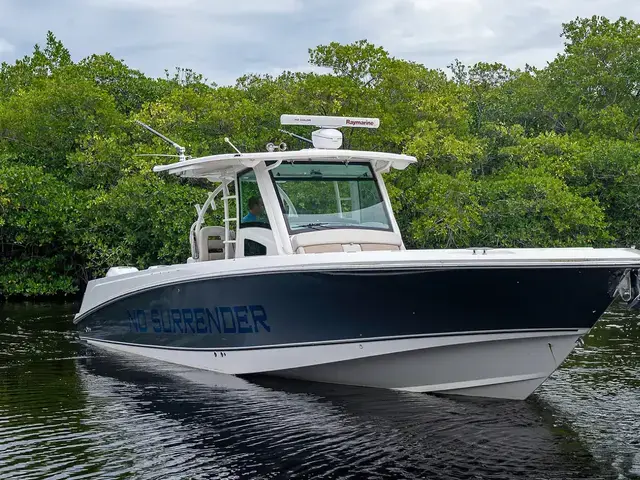 Boston Whaler 370 Outrage