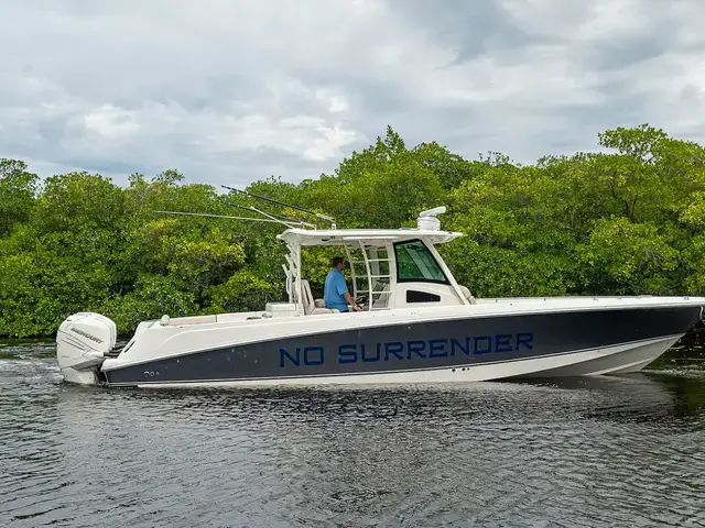 Boston Whaler 370 Outrage