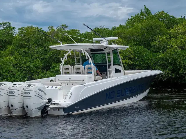 Boston Whaler 370 Outrage