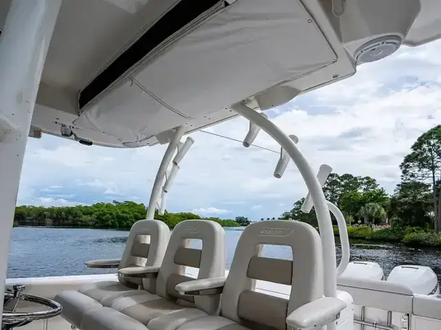 Boston Whaler 370 Outrage