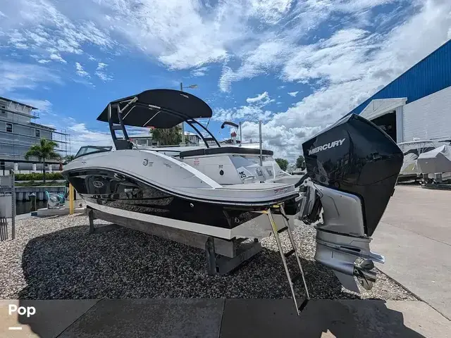 Sea Ray SPX 230