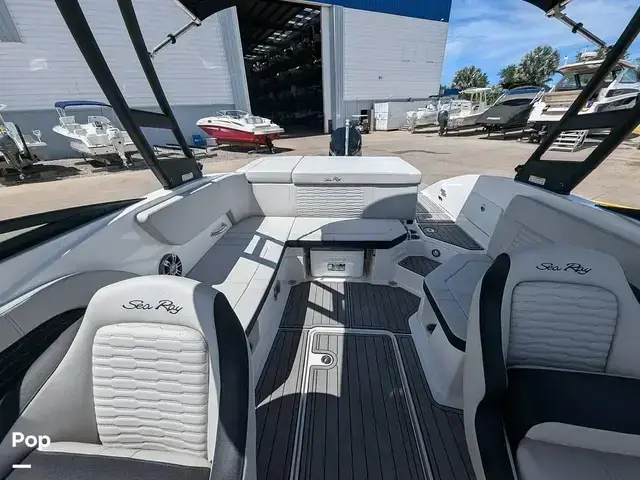 Sea Ray SPX 230