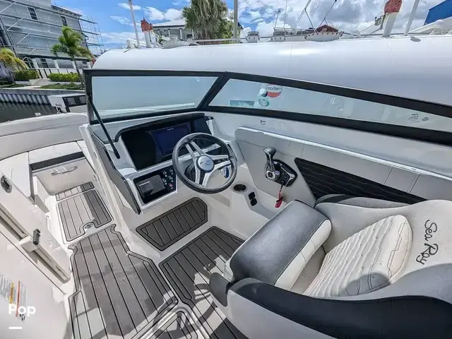 Sea Ray SPX 230