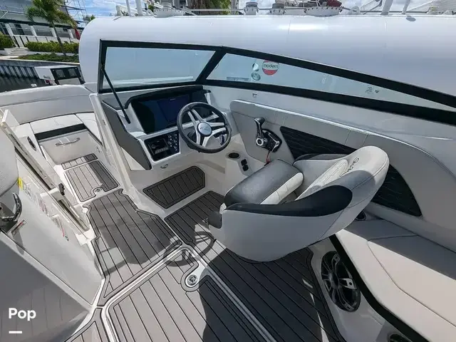 Sea Ray SPX 230