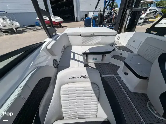 Sea Ray SPX 230