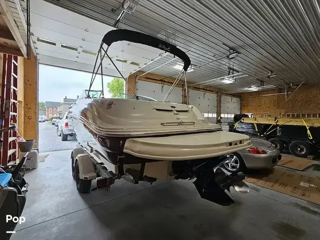 Sea Ray 240 Sundeck