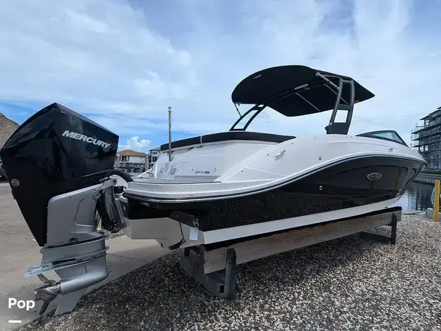 Sea Ray SPX 230