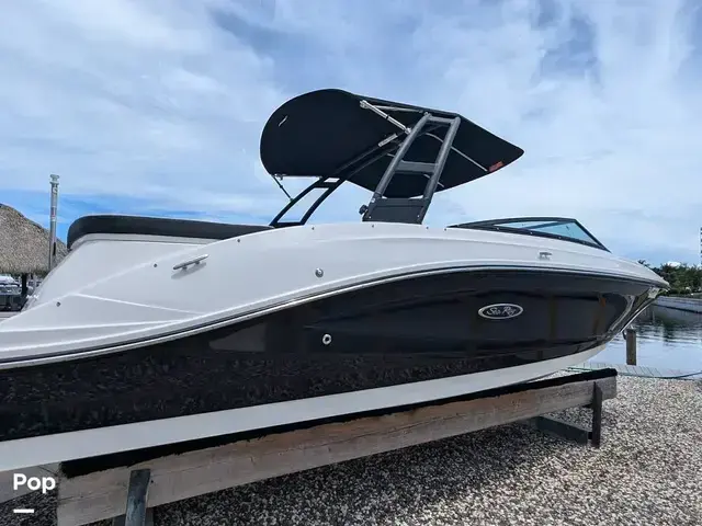 Sea Ray SPX 230