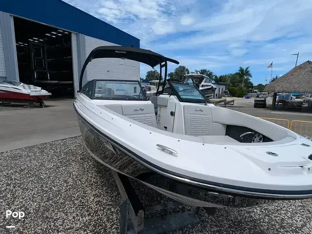 Sea Ray SPX 230