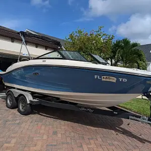 2022 Sea Ray 190 SPX