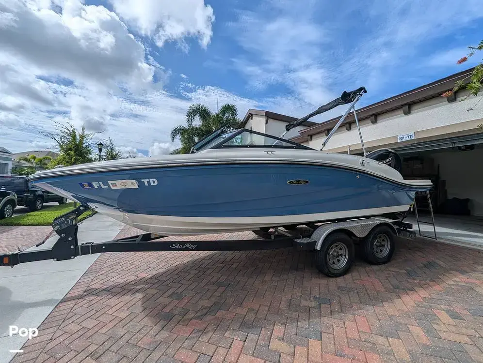 2022 Sea Ray 190 spx