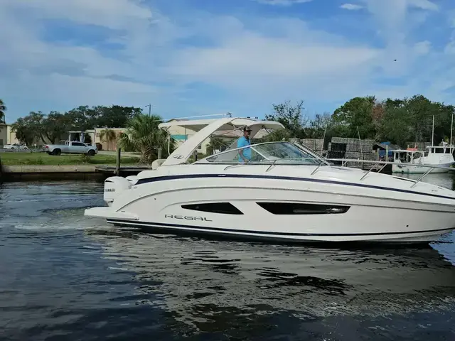 Regal 33 XO Express Cruiser Outboard