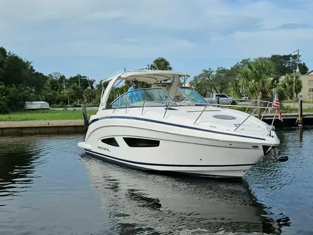 Regal 33 XO Express Cruiser Outboard