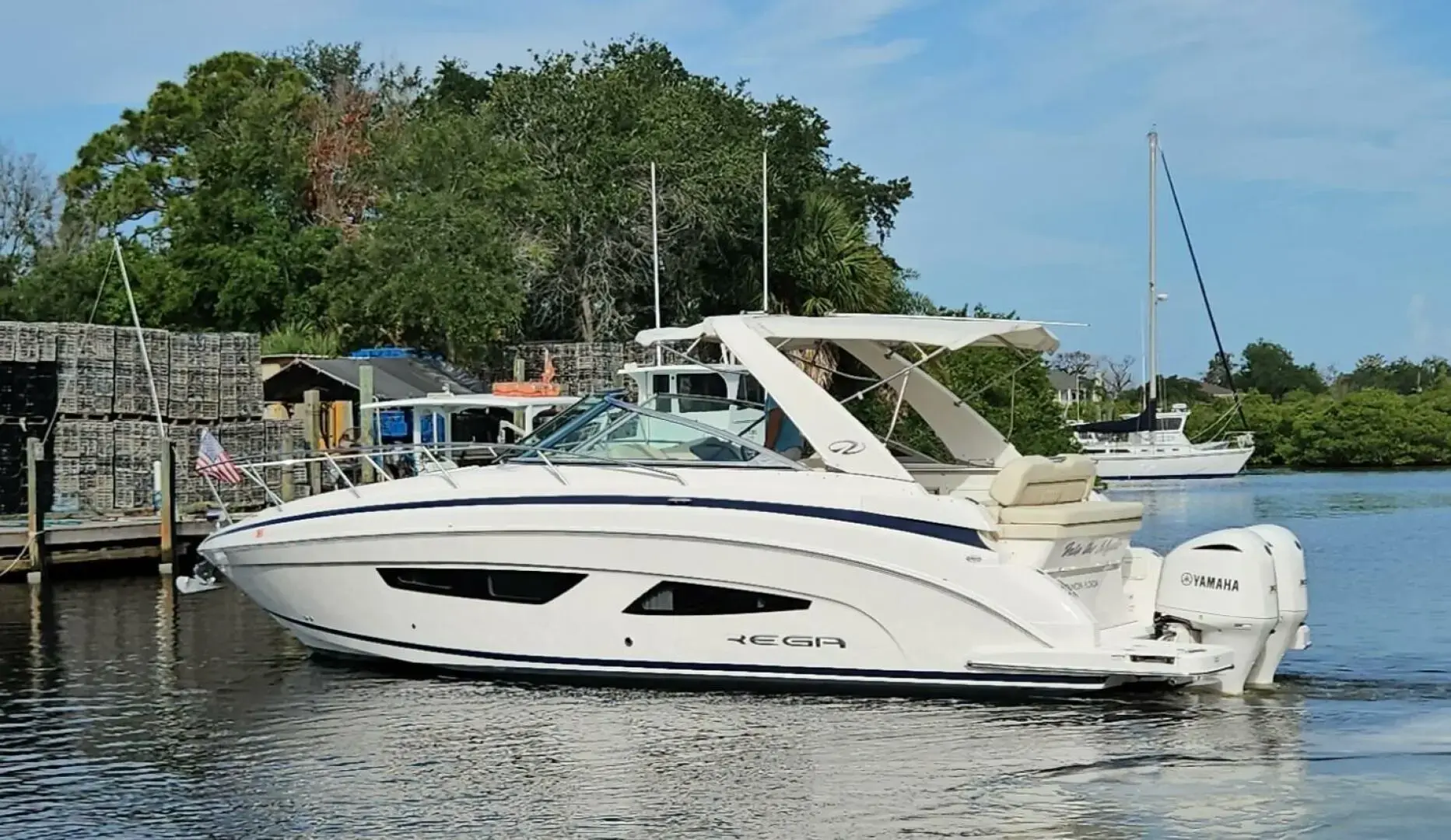 2018 Regal 33 xo express cruiser outboard