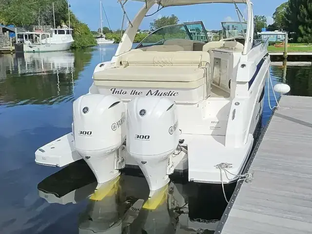 Regal 33 XO Express Cruiser Outboard