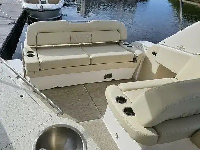 Regal 33 XO Express Cruiser Outboard