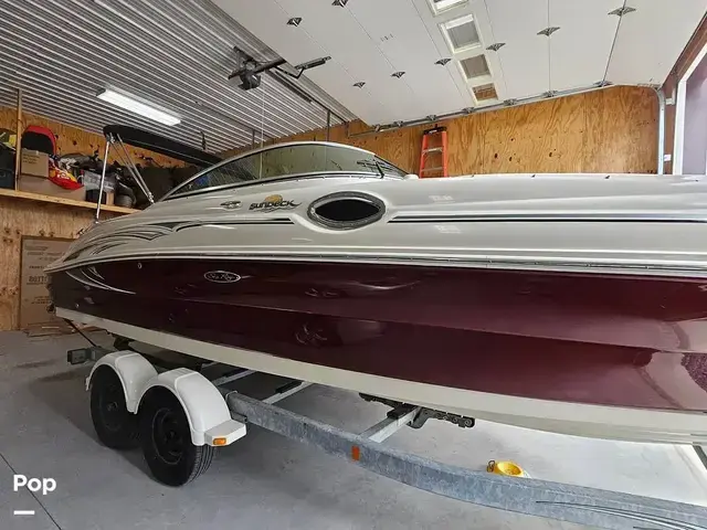 Sea Ray 240 Sundeck