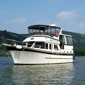 1986 Trader 40' Sundeck Trawler