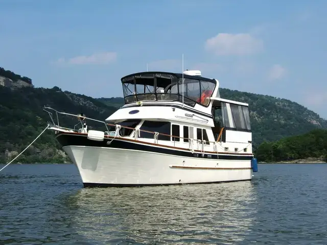 Trader 40' Sundeck Trawler